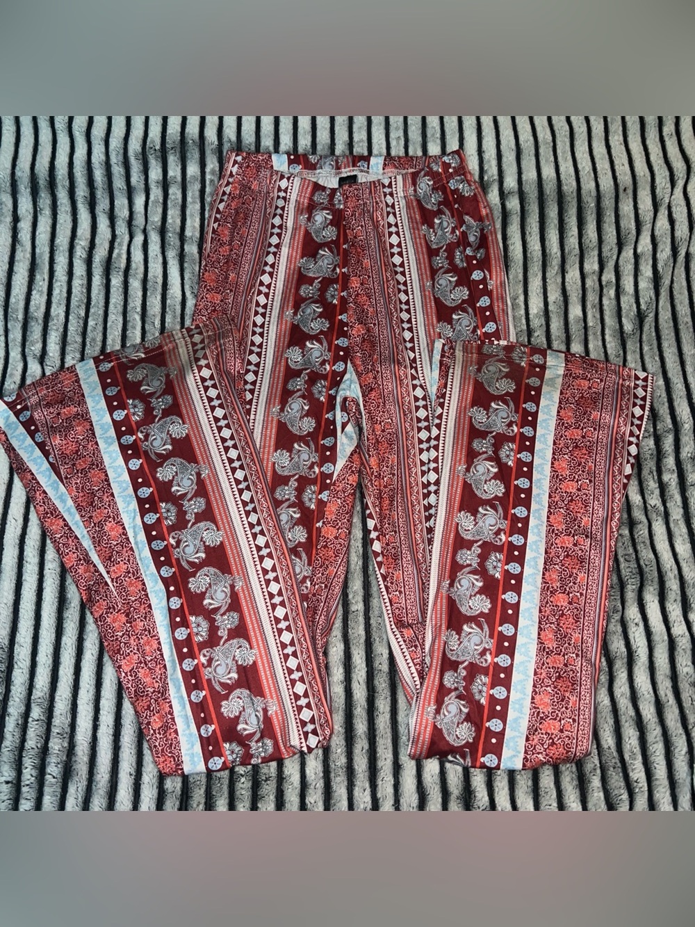 SHEIN Red Boho Paisley Print Lounge Pants